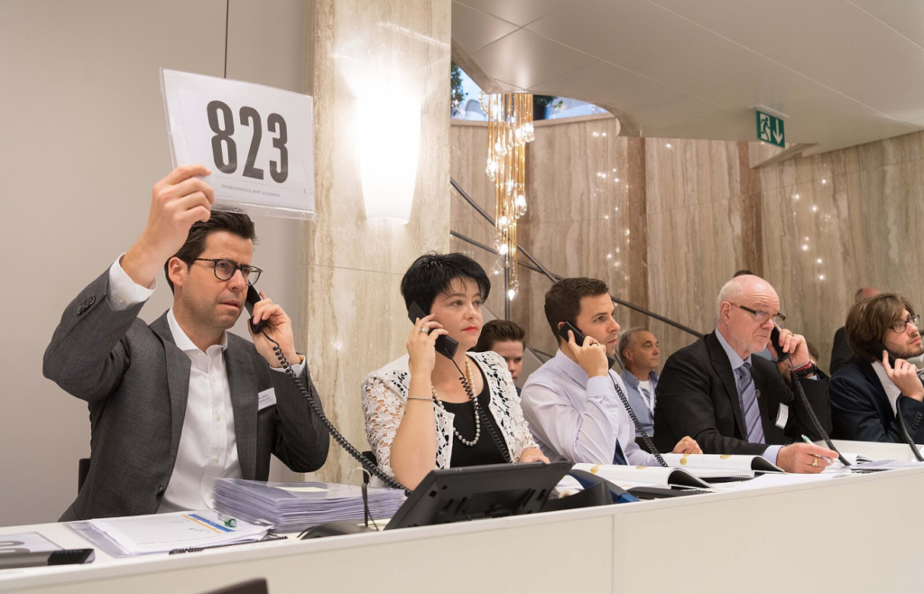 Sie können telefonisch an der Versteigerung teilnehmen